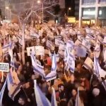 Proteste masive în Israel după demiterea ministrului apărării Yoav Galant care ceruse  o pauză în procesul de reformă judiciară